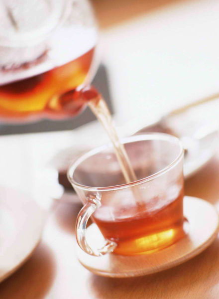 九大秋冬養生茶飲各顯奇效 和胃暖身保健康，探秘功能性茶飲料的現代研制