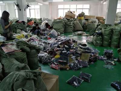 品牌女裝折扣店 是舊衣服的新出路，還是服裝批發(fā)的時(shí)尚密碼？